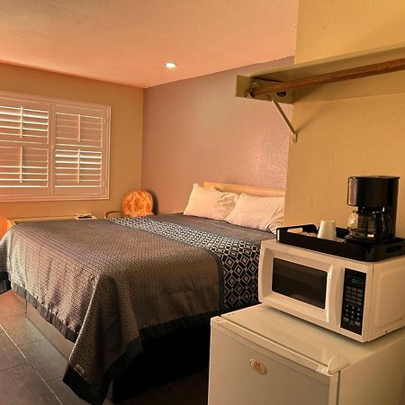 California Inn Hotel&Suites Adelanto US 395 Exterior foto