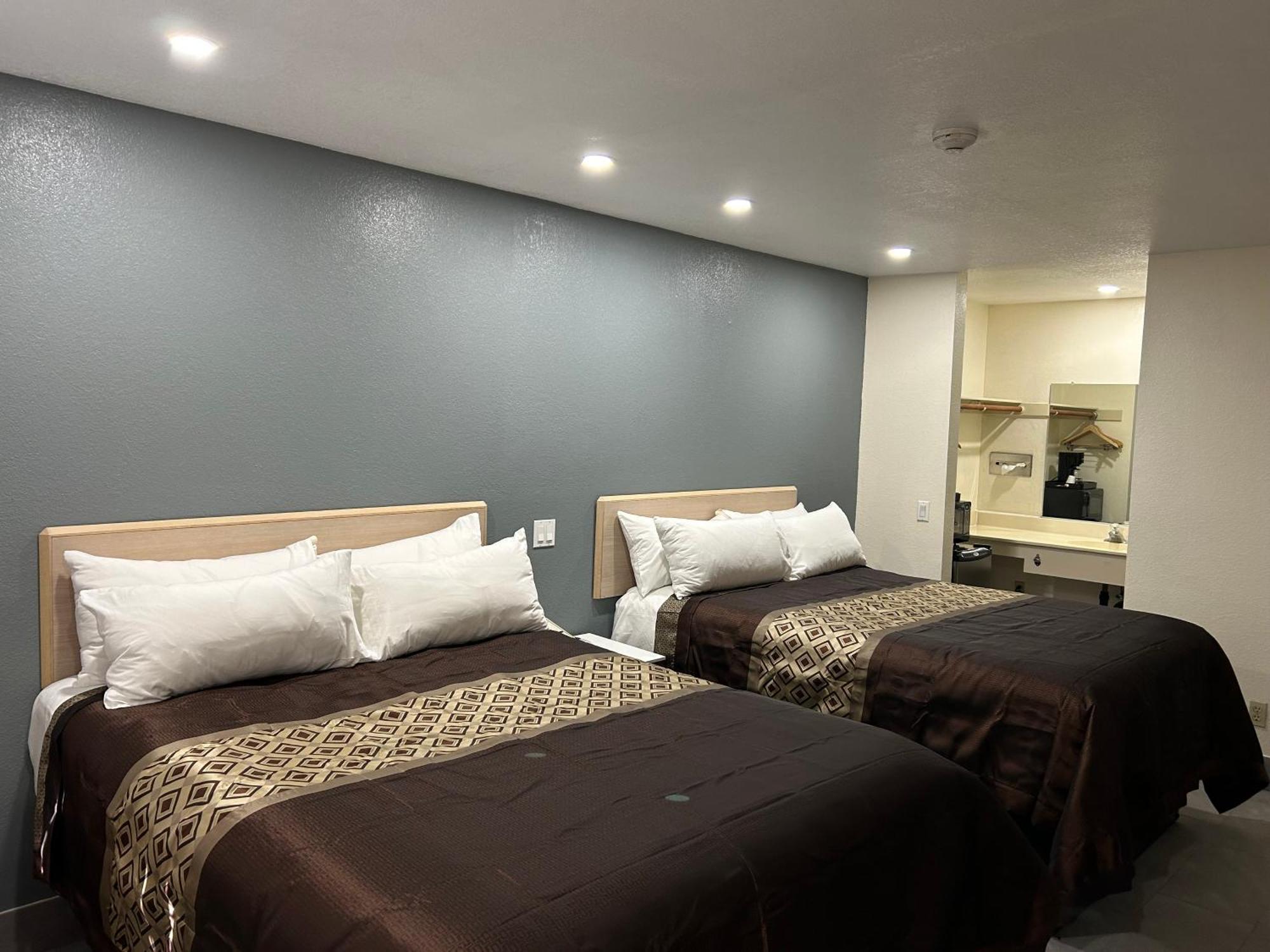 California Inn Hotel&Suites Adelanto US 395 Exterior foto